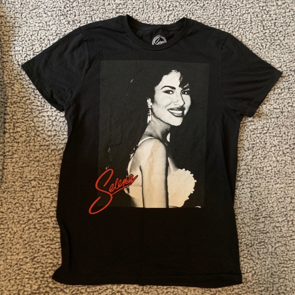 Selena photograph Tee